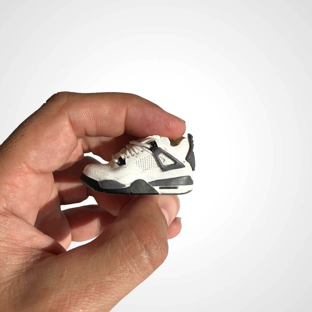 AJ 4 "White Cement" - Sneakers 3D Keychain
