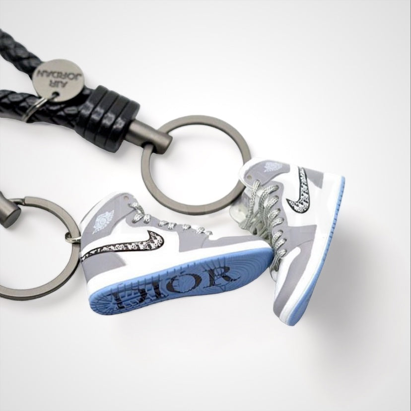 Air Jordan 1 High Dior keychain - True to Sole