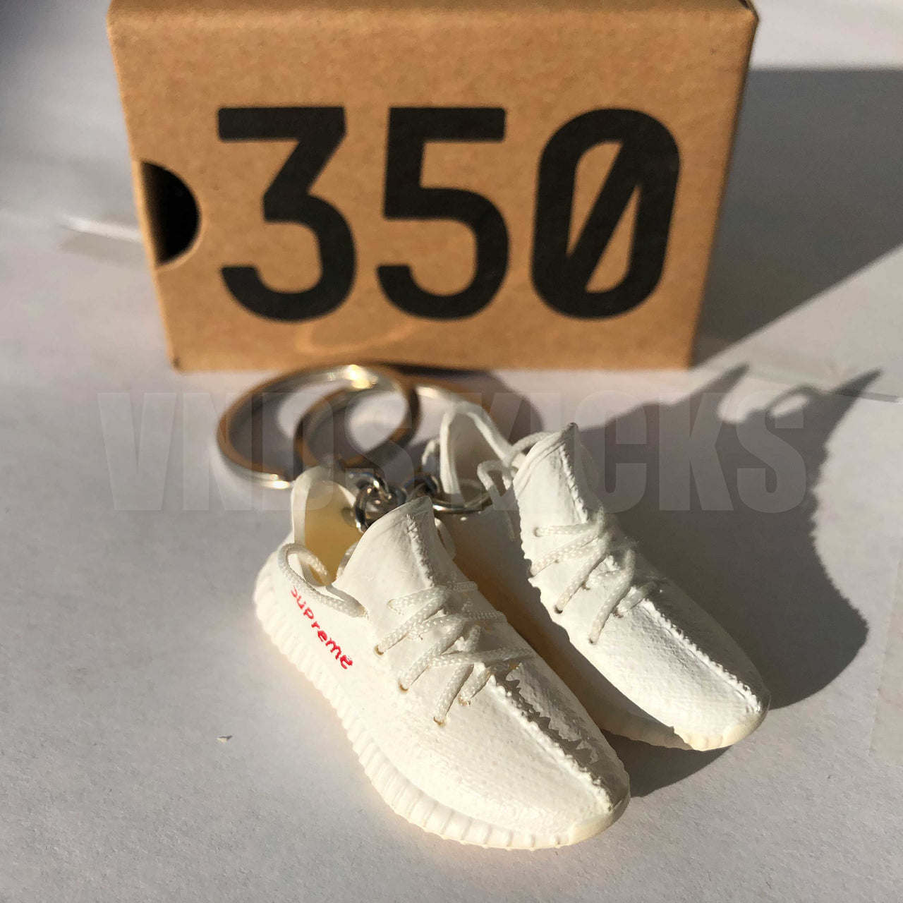 Yeezy 350 Boost "Supreme" - Sneakers 3D Keychain